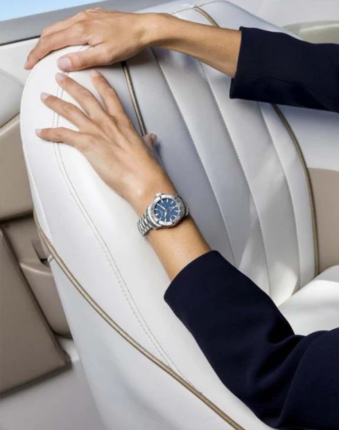 Мъжки ръчен часовник с кварцов механизъм - корпус от Стомана - Стоманена верижка - цвят Син Сив