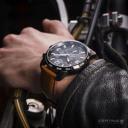 Мъжки ръчен часовник с кварцов механизъм - корпус от Стомана - Естествена кожа - цвят Черен Кафяв