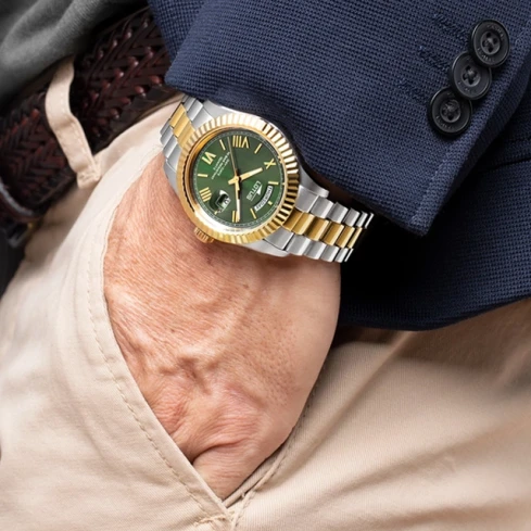 Мъжки ръчен часовник с кварцов механизъм - корпус от Стомана - Стоманена верижка - цвят Зелен Сив