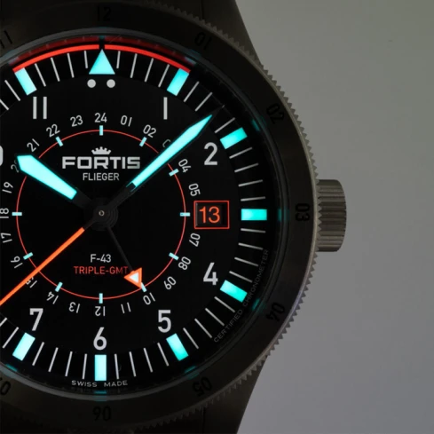 Мъжки ръчен часовник с автоматичен механизъм - корпус от Титан - Титаниева верижка - цвят Черен Сив