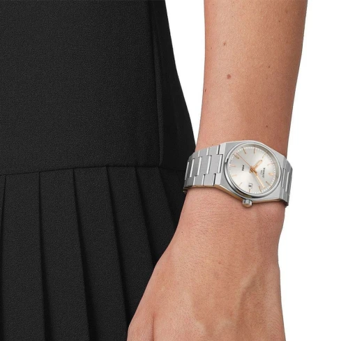 Дамски ръчен часовник с кварцов механизъм - корпус от Стомана - Стоманена верижка - цвят Сребрист Сив