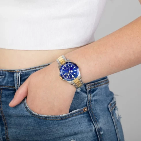 Дамски ръчен часовник с кварцов механизъм - корпус от Стомана - Стоманена верижка - цвят Син Злато