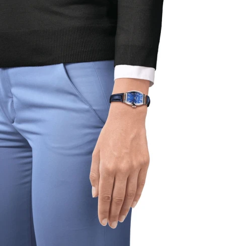 Дамски ръчен часовник с кварцов механизъм - корпус от Стомана - Естествена кожа - цвят Син Син