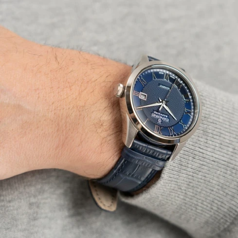 Мъжки ръчен часовник с кварцов механизъм - корпус от Стомана - Естествена кожа - цвят Син