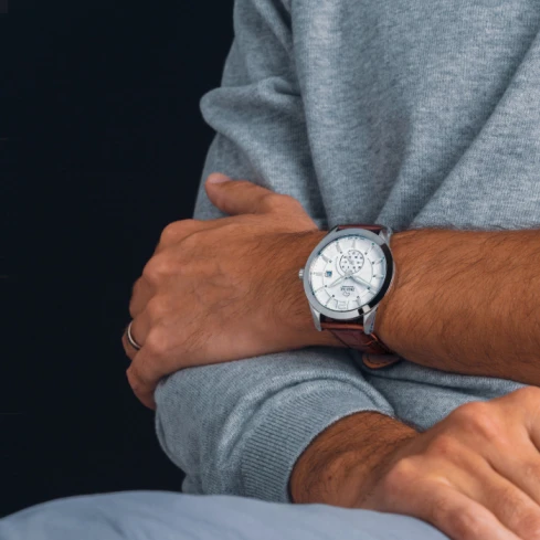 Мъжки ръчен часовник с кварцов механизъм - корпус от Стомана - Естествена кожа - цвят Бял Кафяв