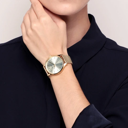 Дамски ръчен часовник с кварцов механизъм - корпус от Стомана - Меш - цвят Шампанско Злато