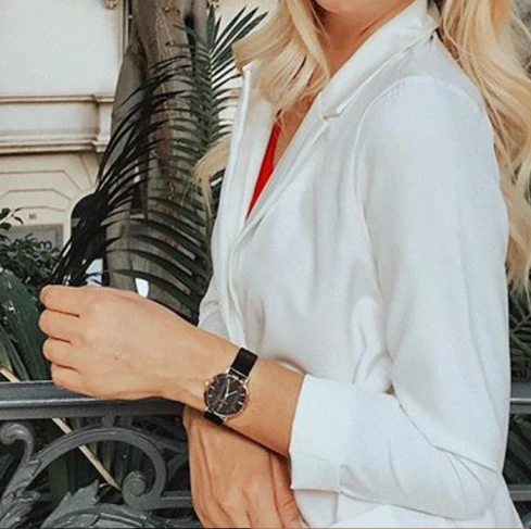 Дамски ръчен часовник с кварцов механизъм - корпус от Стомана - Естествена кожа - цвят Черен Черен