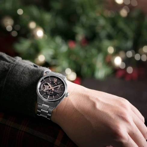 Мъжки ръчен часовник с автоматичен механизъм - корпус от Стомана - Стоманена верижка - цвят Сив