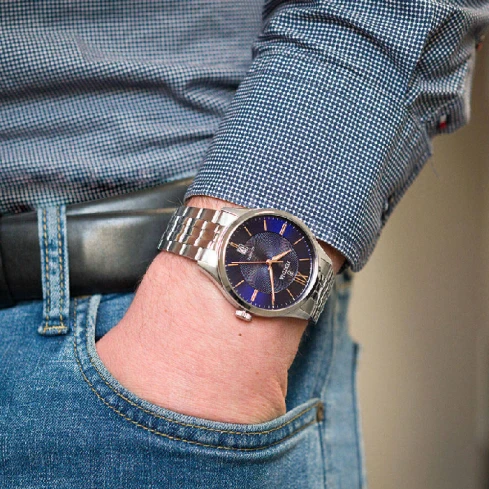 Мъжки ръчен часовник с кварцов механизъм - корпус от Стомана - Стоманена верижка - цвят Син Сив