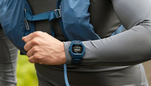 Мъжки ръчен часовник с кварцов механизъм - корпус от Полимер - Полимер - цвят Черен Син