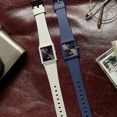 Дамски ръчен часовник с кварцов механизъм - корпус от Полимер - Полимер - цвят Черен Бежов