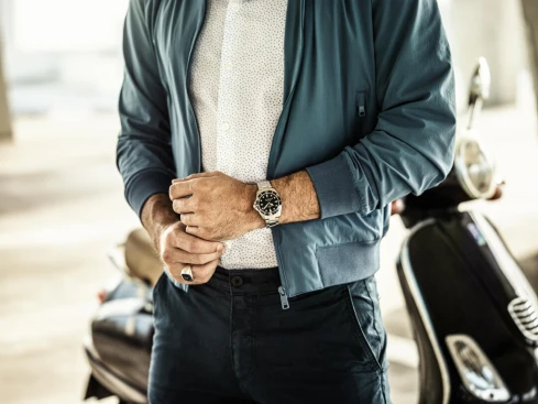 Мъжки ръчен часовник с автоматичен механизъм - корпус от Стомана и алуминий - Стоманена верижка - цвят Черен Сив