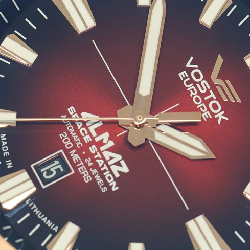 Мъжки ръчен часовник с автоматичен механизъм - корпус от Стомана - Естествена кожа - цвят Червен Червен