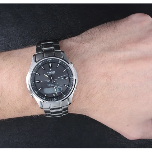 Мъжки ръчен часовник с кварцов механизъм - корпус от Стомана - Стоманена верижка - цвят Черен Сив