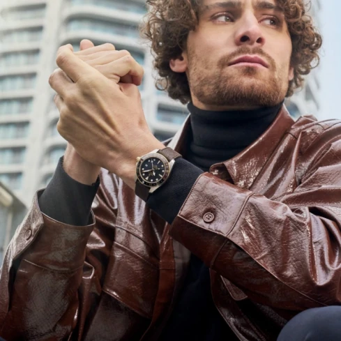 Мъжки ръчен часовник с автоматичен механизъм - корпус от Стомана - Естествена кожа - цвят Черен Кафяв