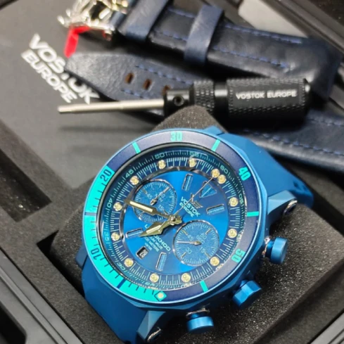 Мъжки ръчен часовник с кварцов механизъм - корпус от Стомана - Силиконова каишка - цвят Син Син