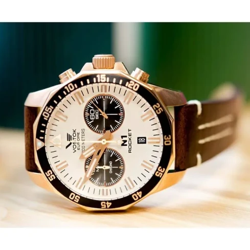 Мъжки ръчен часовник с кварцов механизъм - корпус от Стомана - Естествена кожа - цвят Бял Кафяв