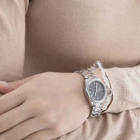 Мъжки ръчен часовник с кварцов механизъм - корпус от Стомана - Стоманена верижка - цвят Черен Сив