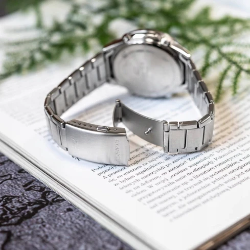 Мъжки ръчен часовник с кварцов механизъм - корпус от Стомана - Стоманена верижка - цвят Зелен Сив