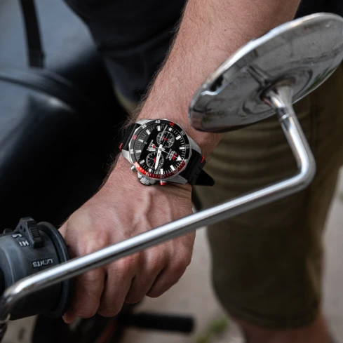 Мъжки ръчен часовник с кварцов механизъм - корпус от Стомана - Естествена кожа - цвят Черен Черен