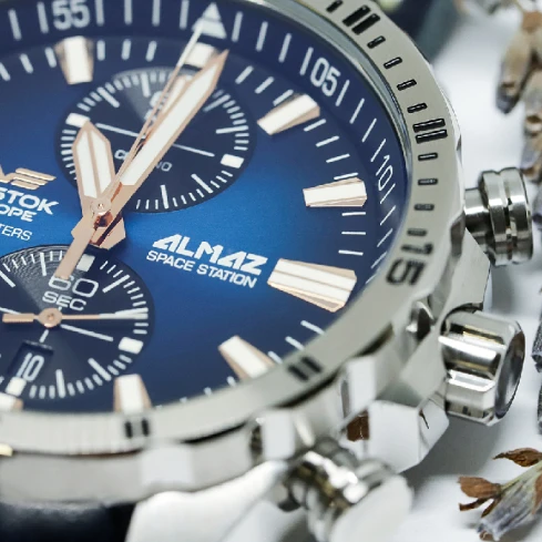 Мъжки ръчен часовник с кварцов механизъм - корпус от Стомана - Естествена кожа - цвят Син Бял